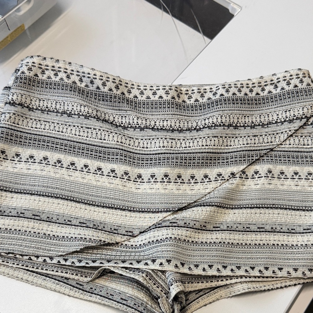 Parker Women's Black and White Patterned Skort